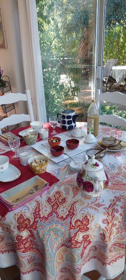 Bed and Breakfast Etxe Laminak Sisteron Exterior foto